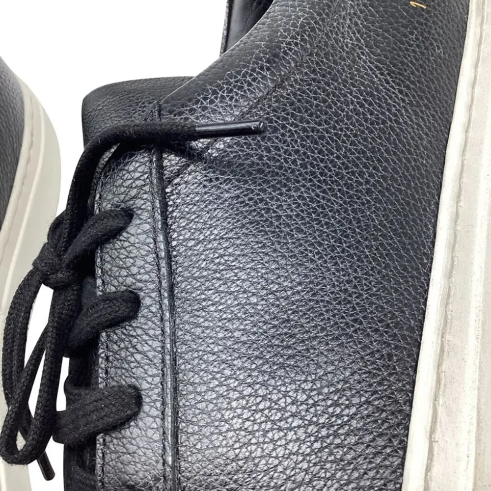 Common Projects Achilles Low Grained Sneakers in Black Leather